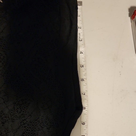 NWT Eyeshadow Black and White Flutter Sleeve Crop Blouse - Picture 7 of 8